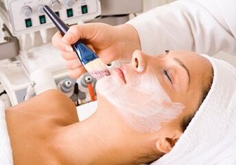 peeling químico como forma de rexuvenecer a pel facial